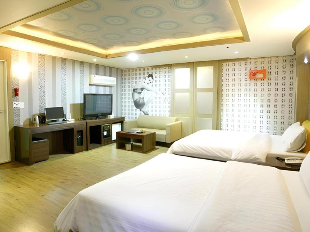 Hotel Head-One Uijeongbu Exteriör bild
