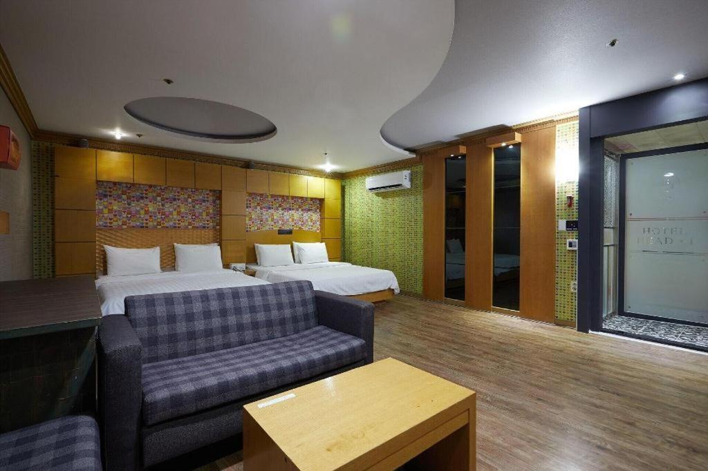 Hotel Head-One Uijeongbu Exteriör bild