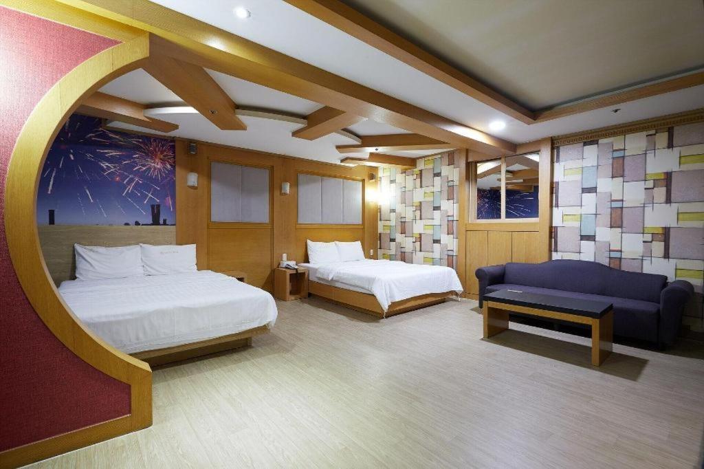 Hotel Head-One Uijeongbu Exteriör bild
