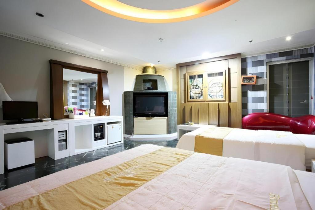 Hotel Head-One Uijeongbu Exteriör bild